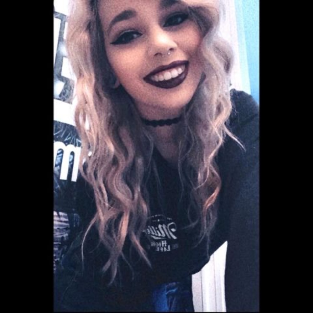 Meet your Posher, Angela